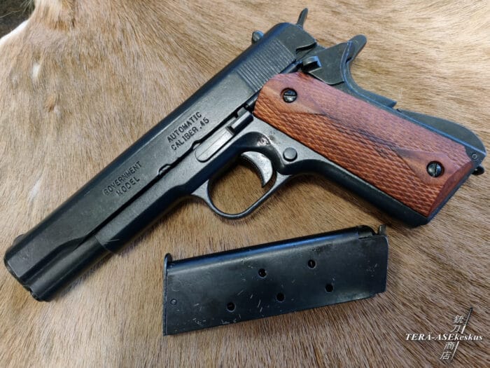 Colt Government M1911 A1 pistol replica