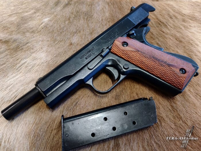Colt Government M1911 A1 pistol replica