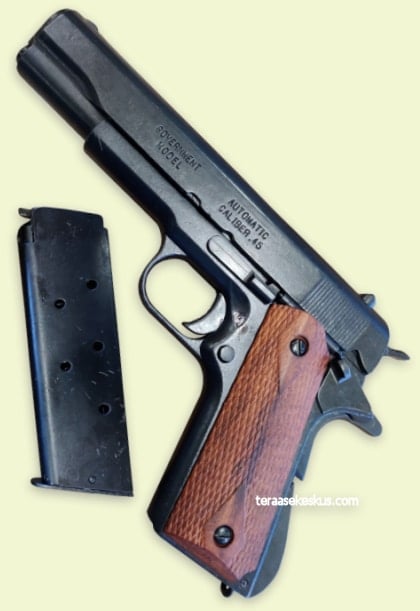 Colt Government M1911 A1 pistoolireplika ja jäljitelmäase