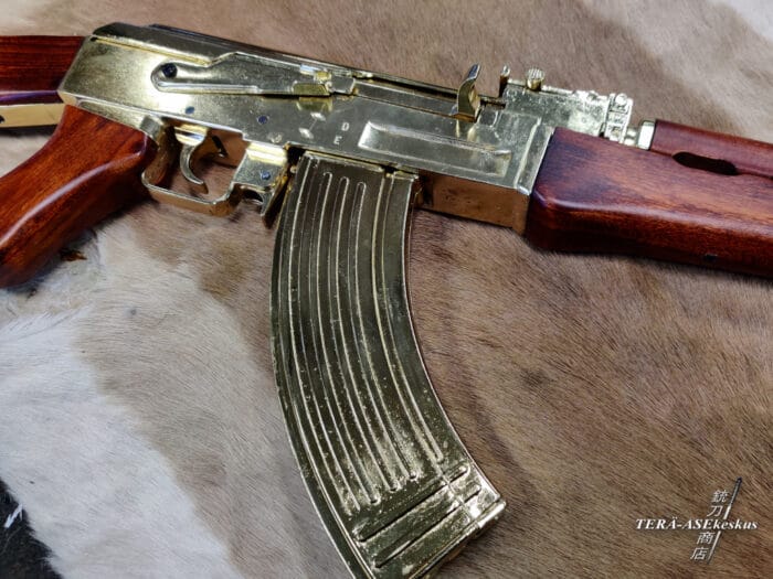 AK-47 Gold Plated Assault Rifle rynnäkkökivääri