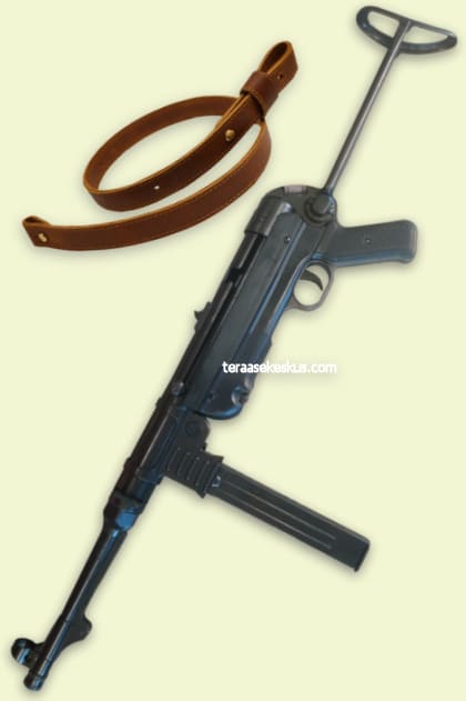 German MP40 Maschinenpistole firearm replica
