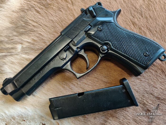 Beretta Model M9 92F replica pistol