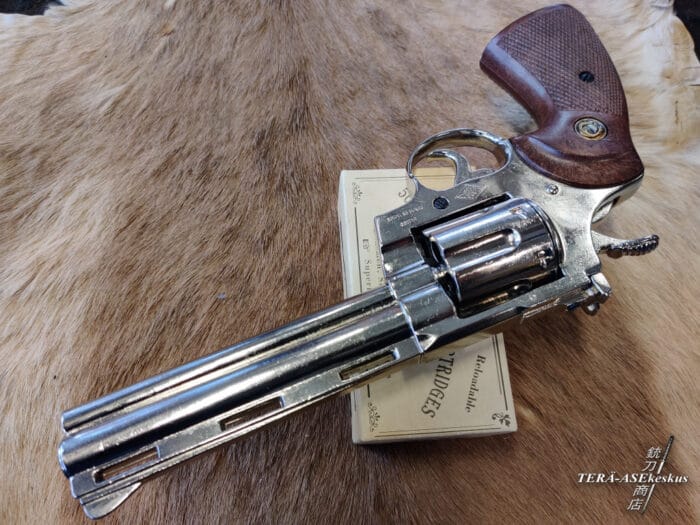 Colt Python 6" Nickel firearm replica