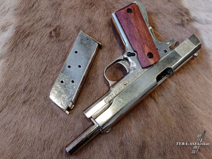 Colt Government M1911 A1 Gold firearm replica