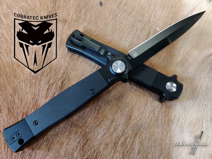 CobraTec Stiletto Button Lock All Black kääntöveitsi