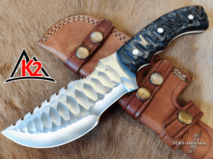 K2 Knives Bushcraft Tracker hunting knife