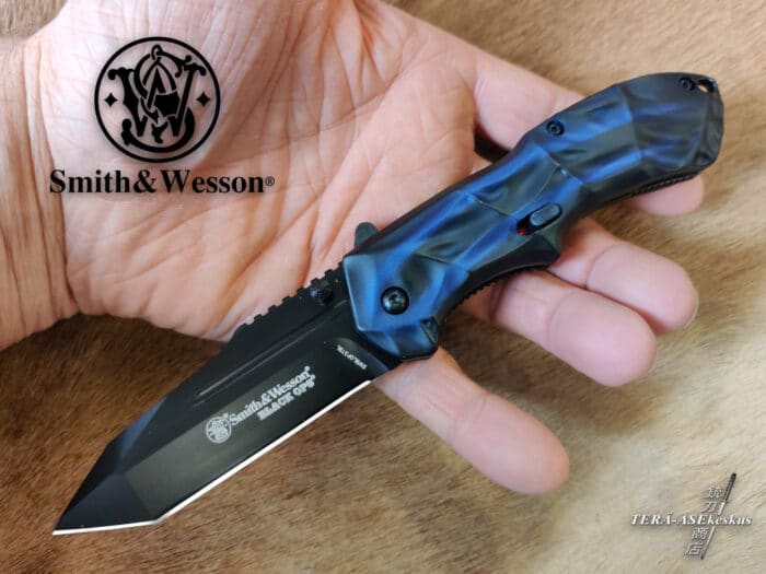 Smith & Wesson BlackOps Tanto Auto folding knife