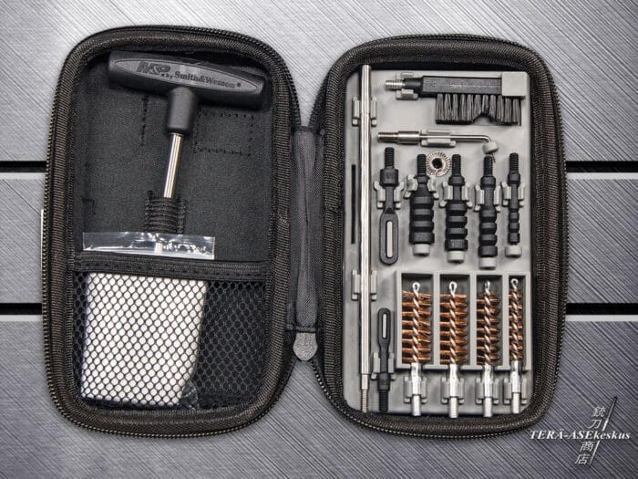 Smith & Wesson M&P Compact Pistol Cleaning Kit aseenpuhdistussarja pistoolille